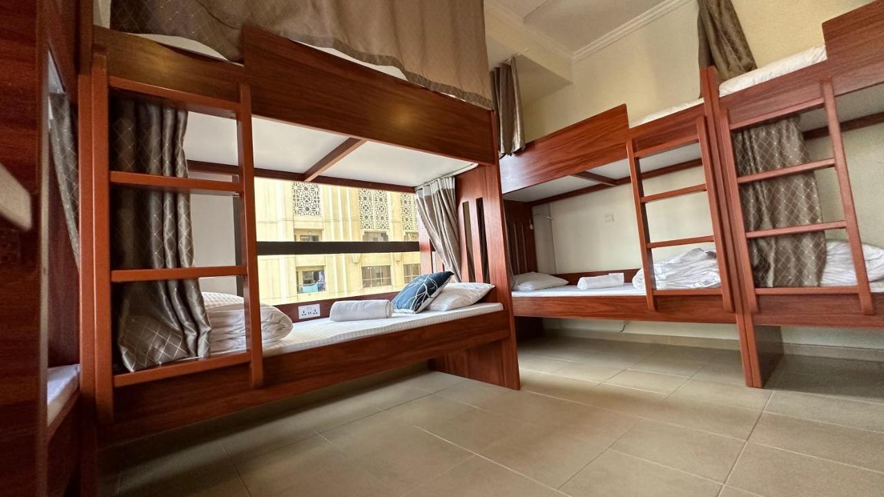 Route 66 Beach Hostel Dubai Exterior foto